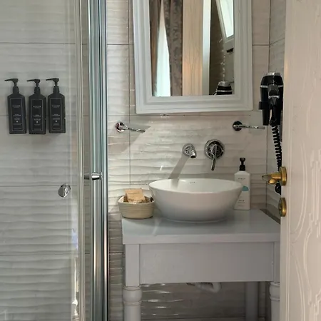 Provence Mansion Отель