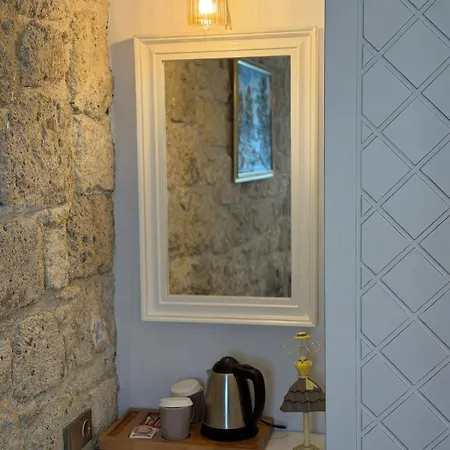 Provence Mansion Отель 2*