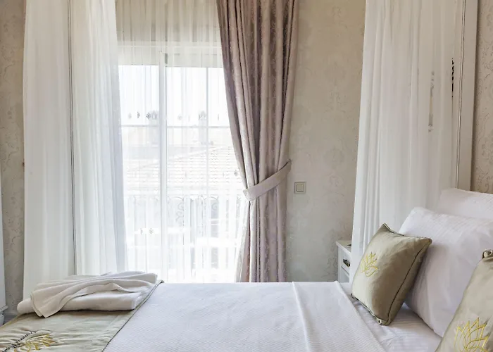 Provence Mansion 2*