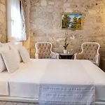Provence Mansion