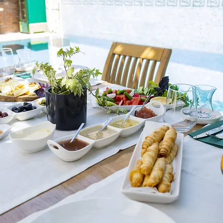 Provence Mansion 2*