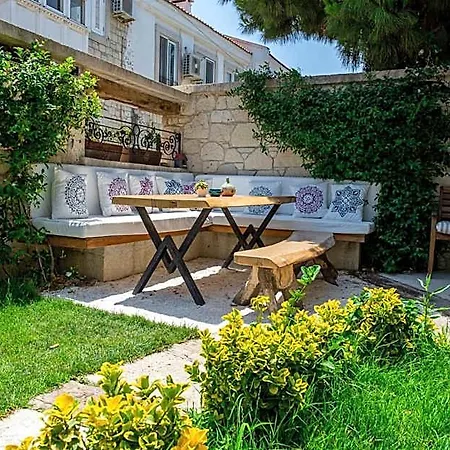 Provence Mansion