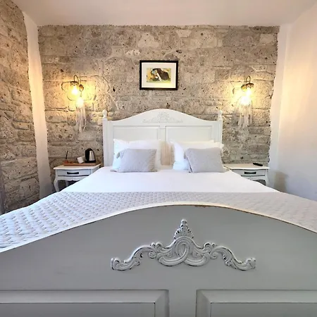 Provence Mansion Hotel